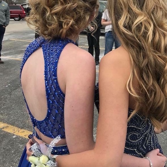 Prom dress - Picture 3 of 4